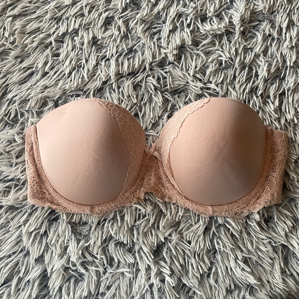Gently worn Nude Strapless Victoria’s Secret Bra Size 36D